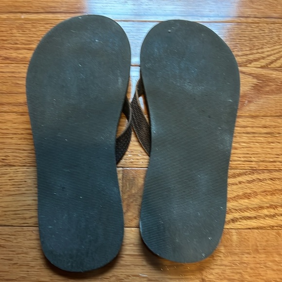 American Eagle leather flip flops - Picture 3 of 4